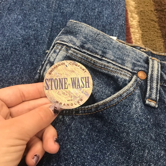 Vintage stone wash wranglers - Picture 4 of 5